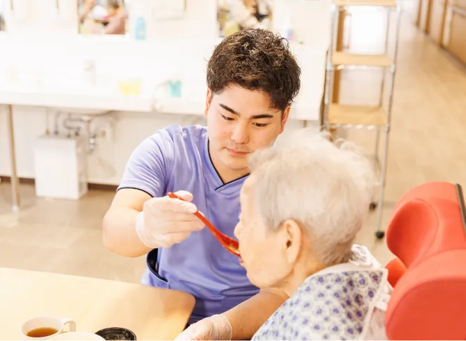 スタッフ写真 | 京阪介護グループ 採用サイト