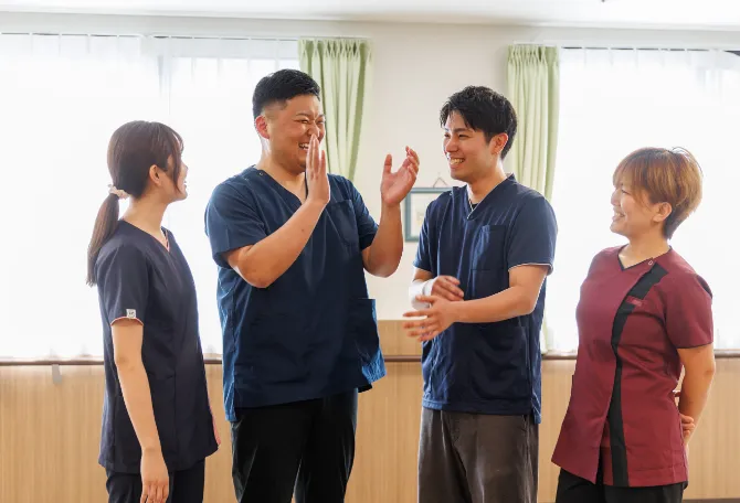 スタッフ写真 | 京阪介護グループ 採用サイト