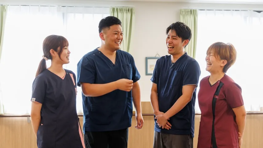 スタッフ | 京阪介護グループ