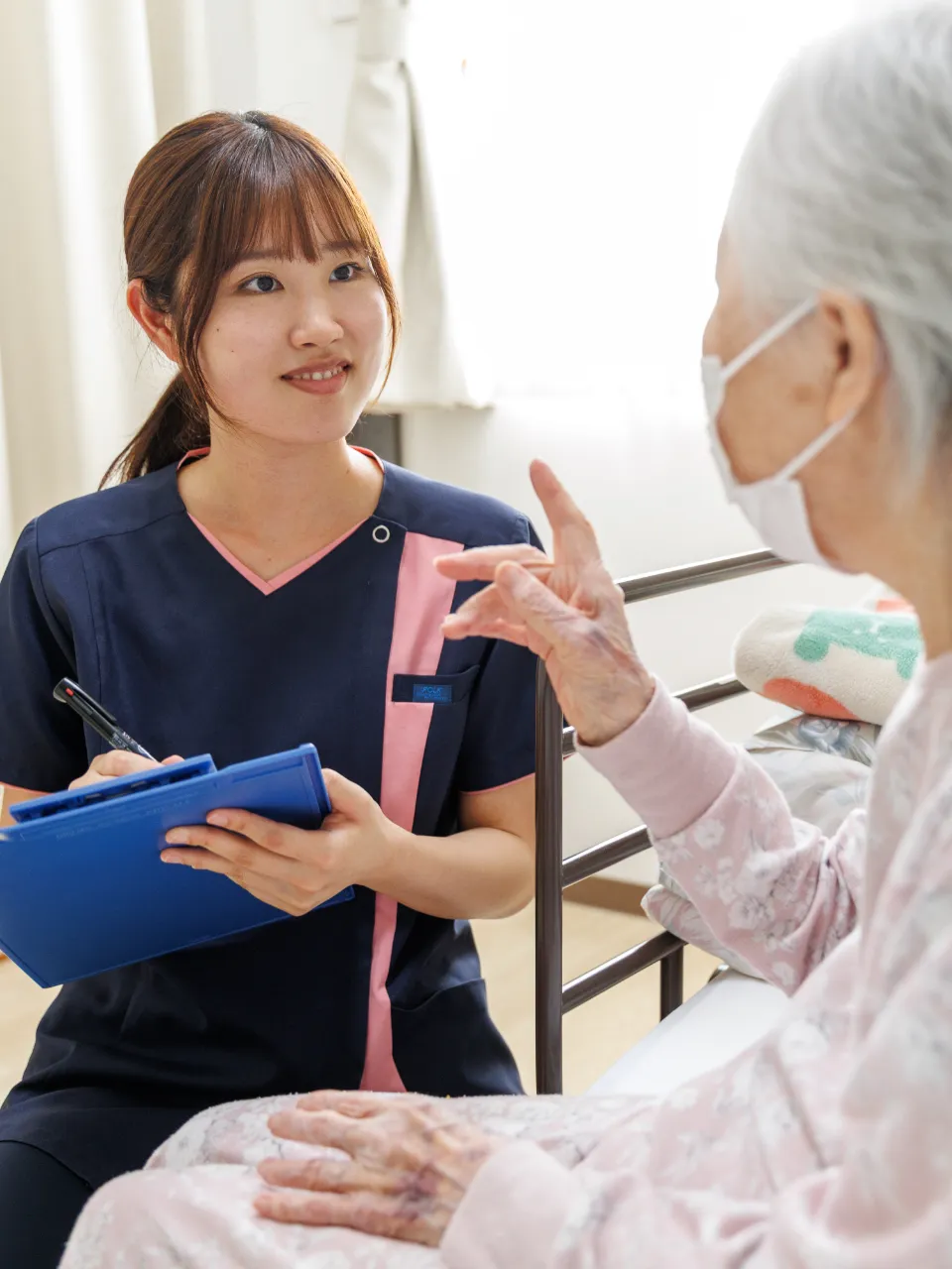 スタッフ | 京阪介護グループ