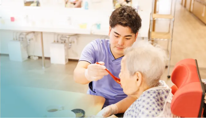 スタッフ | 京阪介護グループ