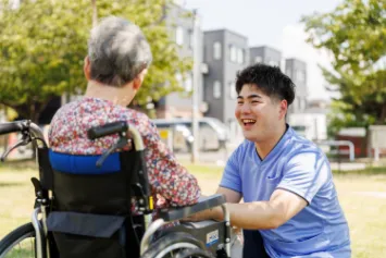スタッフ | 京阪介護グループ