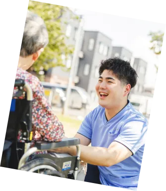 スタッフ | 京阪介護グループ